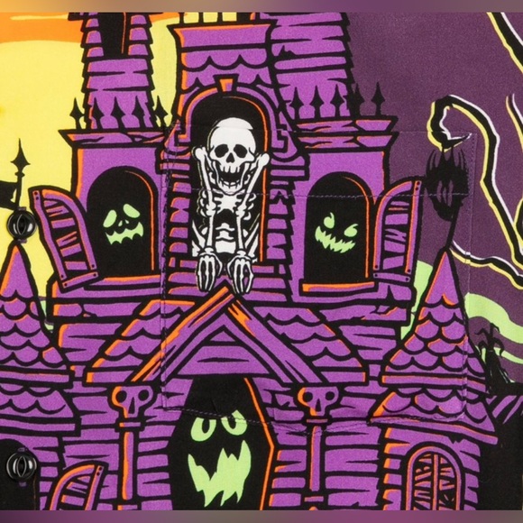 New Disney Men’s Mickey and friends Halloween woven short sleeve shirt XS - Picture 7 of 10